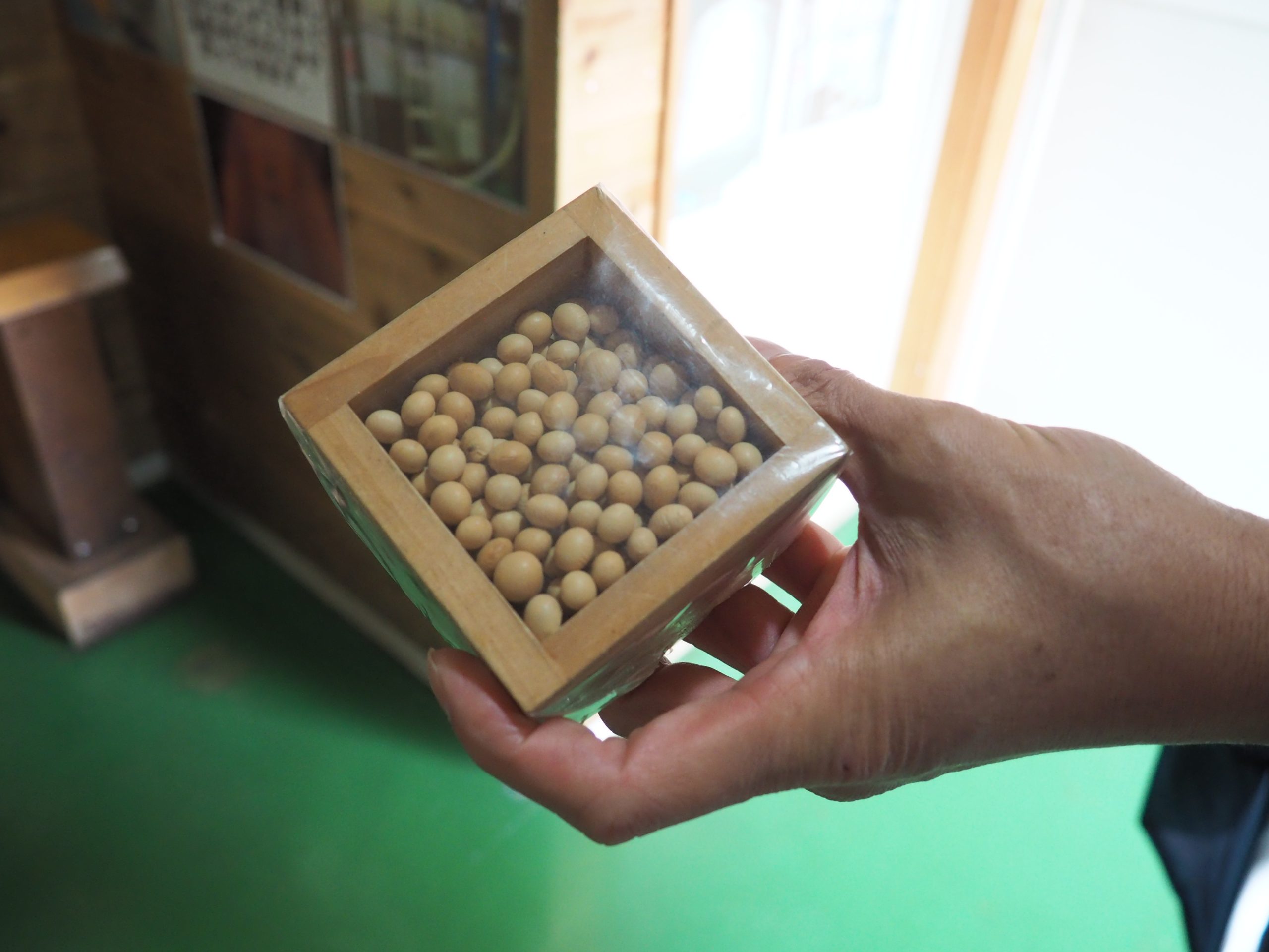 木桶仕込み、天然醸造。醤遊王国本店で触れる、弓削多醤油のこだわりと挑戦