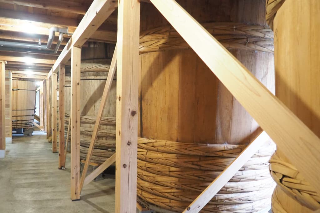 木桶仕込み、天然醸造。醤遊王国本店で触れる、弓削多醤油のこだわりと挑戦