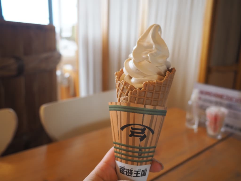 木桶仕込み、天然醸造。醤遊王国本店で触れる、弓削多醤油のこだわりと挑戦