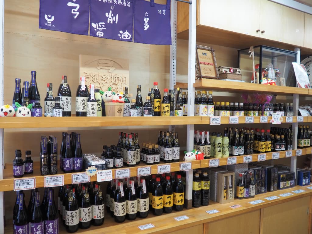 木桶仕込み、天然醸造。醤遊王国本店で触れる、弓削多醤油のこだわりと挑戦