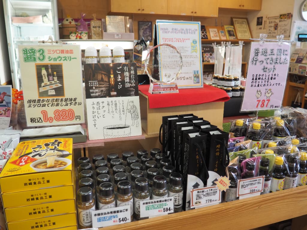 木桶仕込み、天然醸造。醤遊王国本店で触れる、弓削多醤油のこだわりと挑戦