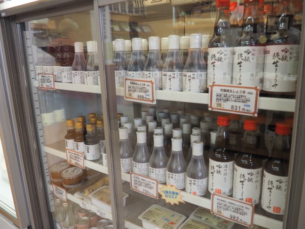 木桶仕込み、天然醸造。醤遊王国本店で触れる、弓削多醤油のこだわりと挑戦
